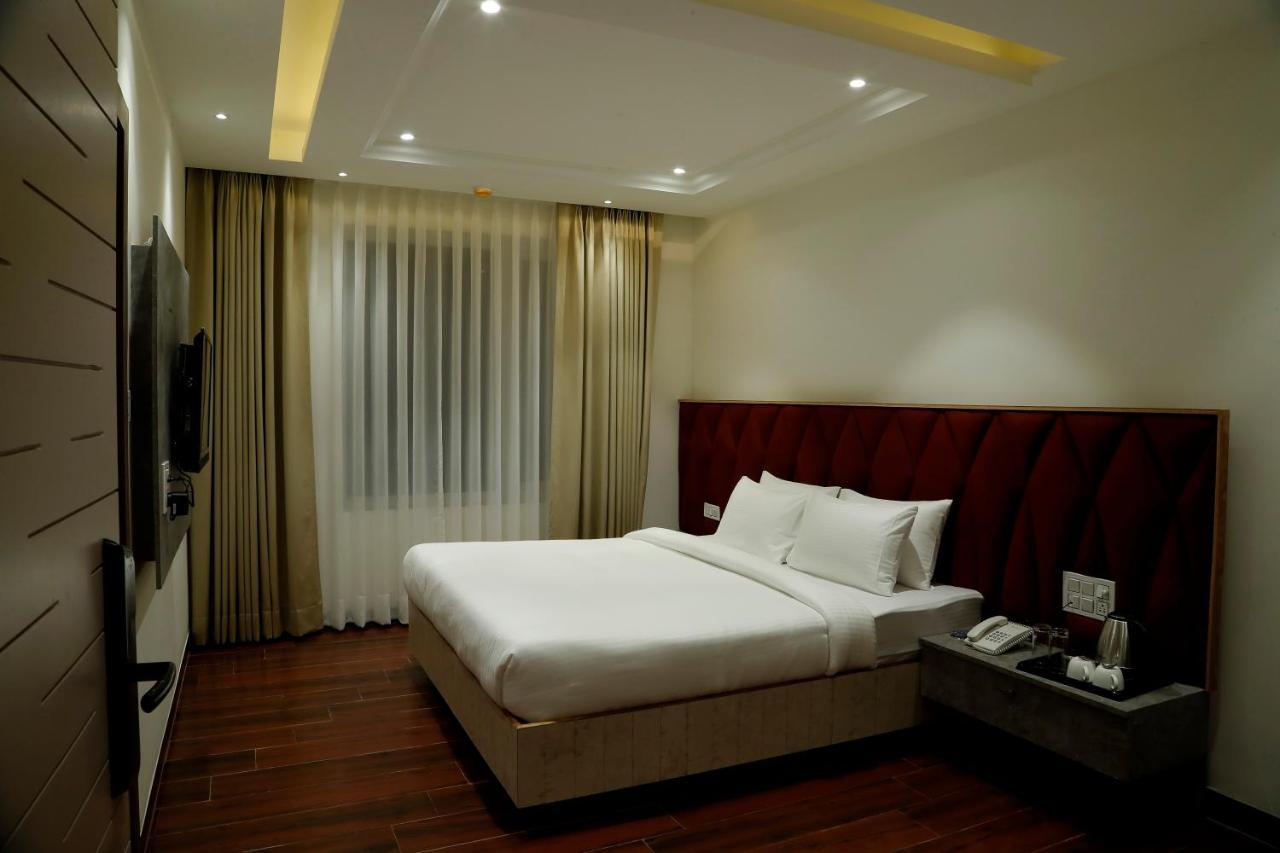Dayal Hotel Una (Himachal Pradesh) Exterior photo